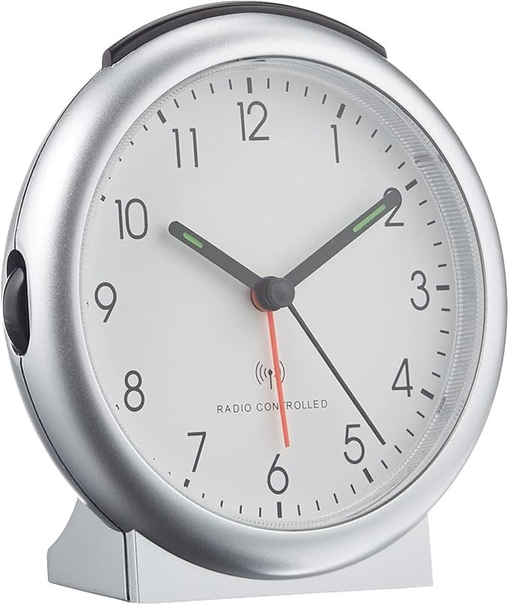 Analoge wekker met alarm en radioklok, zilver