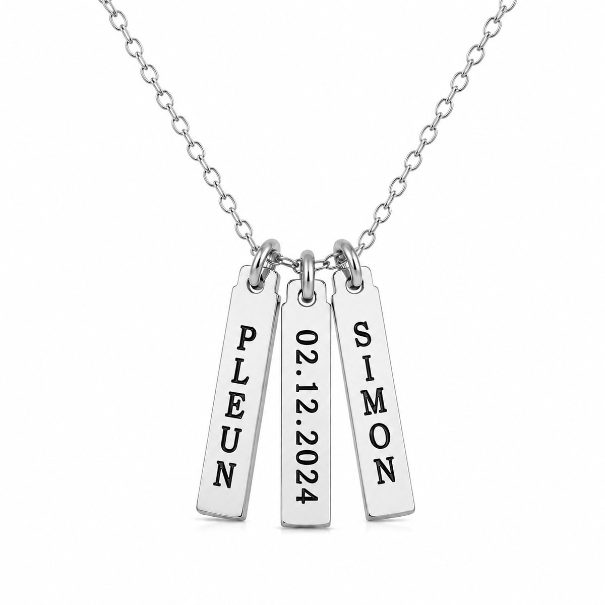 Engravia by Derya – Gepersonaliseerde Drievoudige Staafhanger Ketting Zilverkleurig – RVS Roestvrij Staal – Minimalistische Naam- of Datumketting – Persoonlijk Cadeau