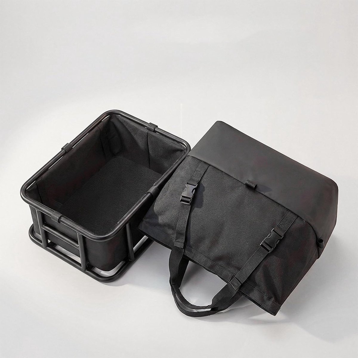 Fietsmand Achter - Fietsmand met tas - Vervoer van spullen - Afneembare voeringstas - 34 cm breed - Zwart