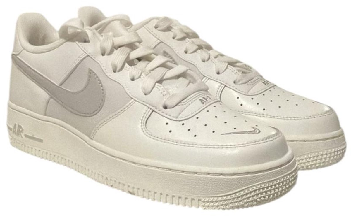 Nike Nike Air Force 1 ’07 LV8 Sneakers Kinderen Grijs