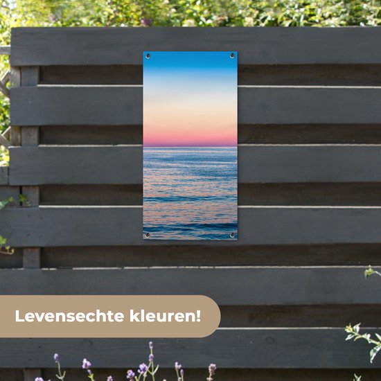 Tuinposter 40x80 cm - Tuindecoratie Regenboog - Zee - Kust - Poster voor in de tuin - Buiten decoratie - Schutting tuinschilderij - Tuindoek muurdecoratie - Wanddecoratie balkondoek