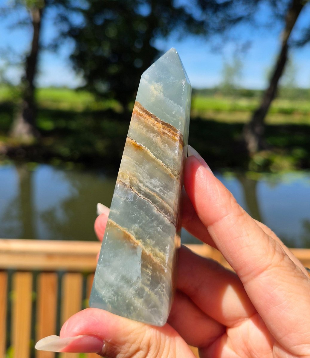ThaleiaDesign - blauwe onyx toren - Edelstenen en Mineralen - Spiritualiteit - Woondecoratie - punt - interieur - cadeau vrouw - aardend - healing - chakra - liefde - spiritueel - meditatie - yoga - onyx