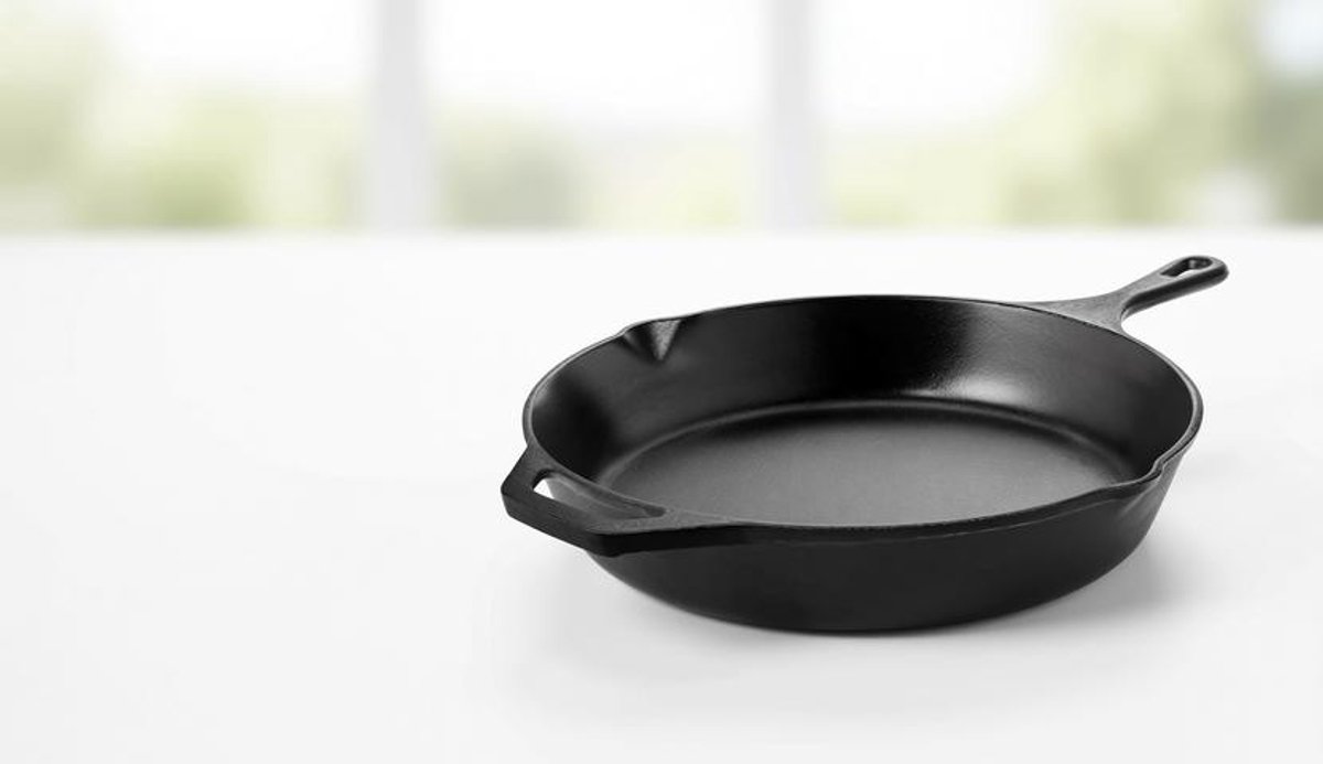 ElleMooi Gietijzeren Grillpan 26 cm - Voorgekruid, Gelijkmatige Warmteverdeling - Zwart
