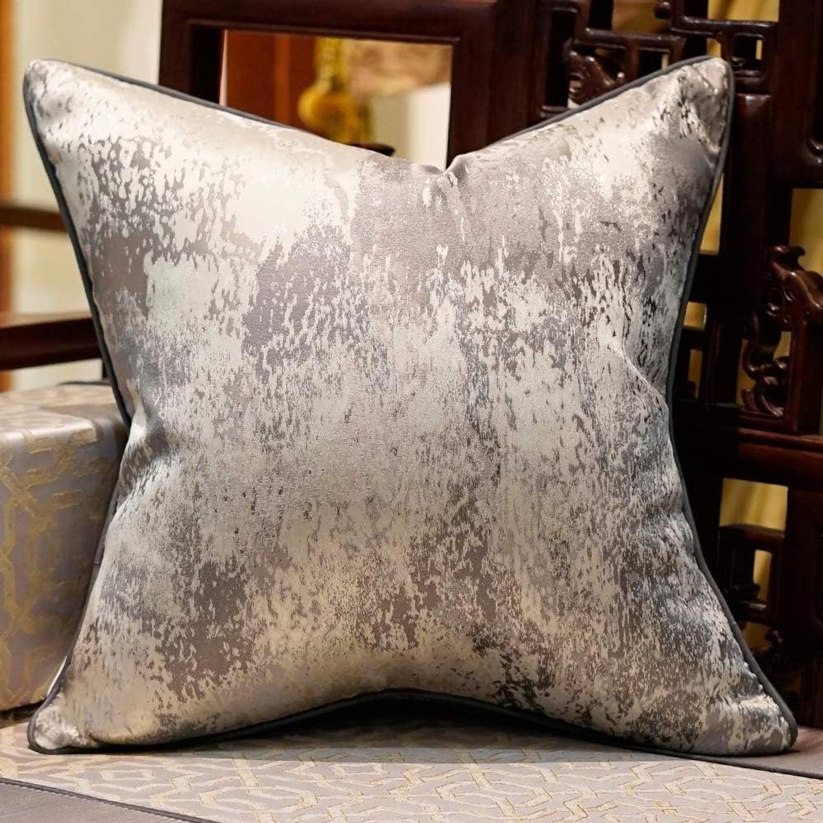 Decoratieve Kussensloop - Sierkussenhoes - Woonkamer Decoreren - Jacquard Bloemenpatroon - 45 x 45 cm - Grijs