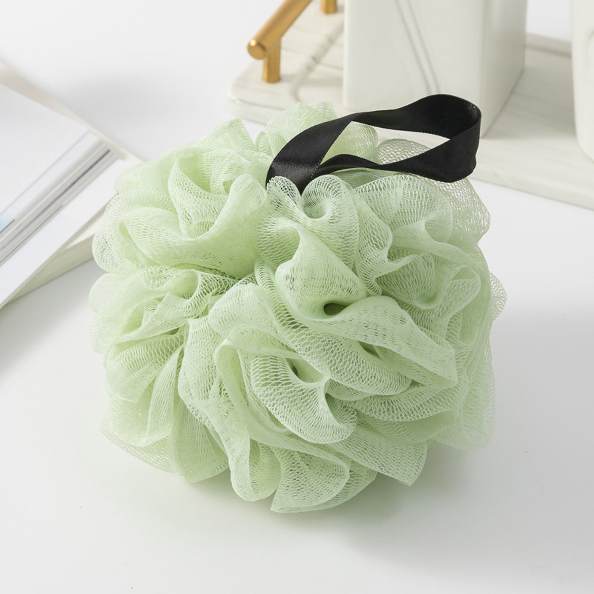 50 g Badspons van gerecycled materiaal, milieuvriendelijke, wasbare loofah van mesh voor mannen/vrouwen, exfoliërende bodyscrubber om de huid te reinigen en te verzachten, zachte douchebal van net (1 stuk), Lichtgroen