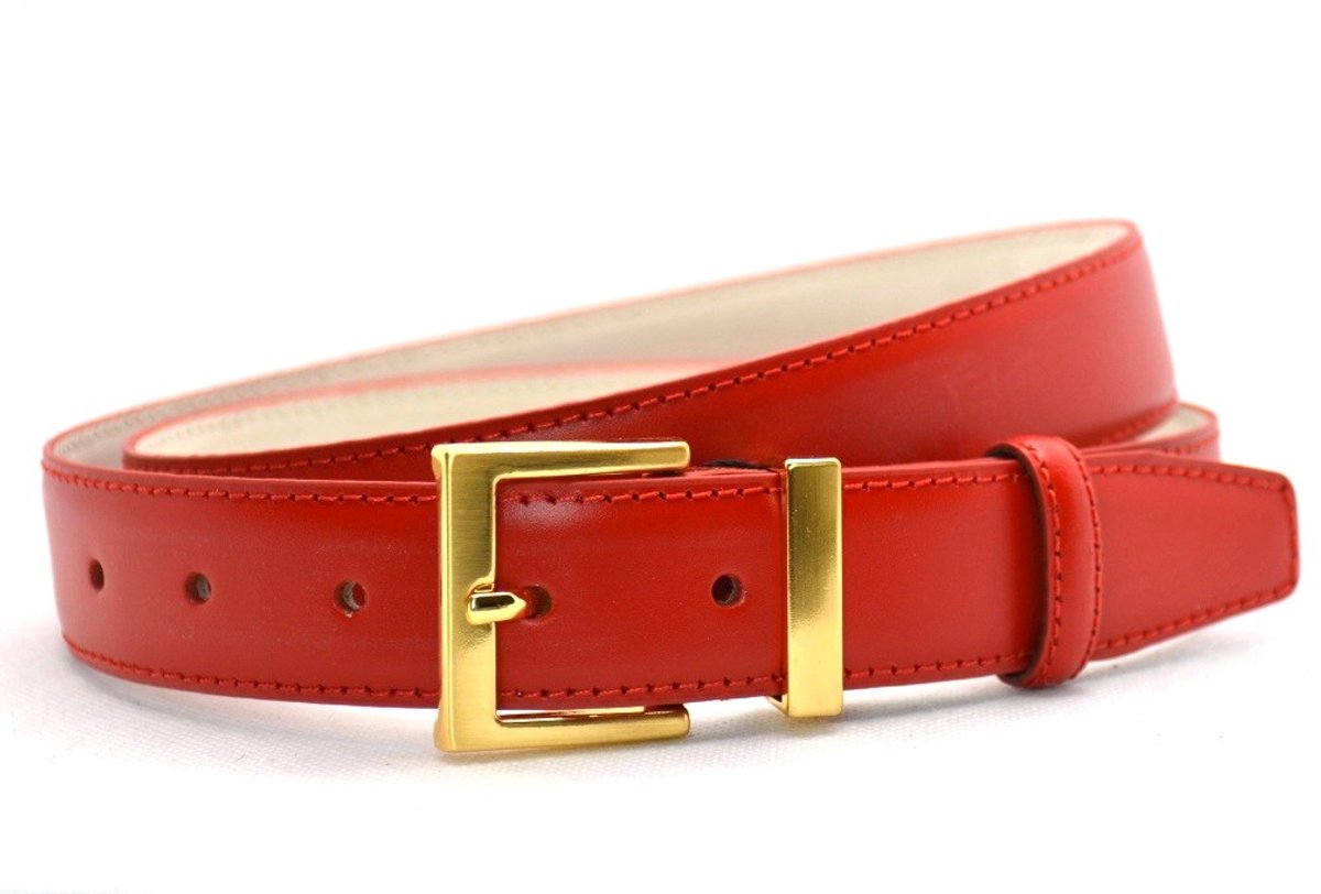 rood dames riem - gouden gesp - 3 cm breed - maat 95 totale lengte 110 cm