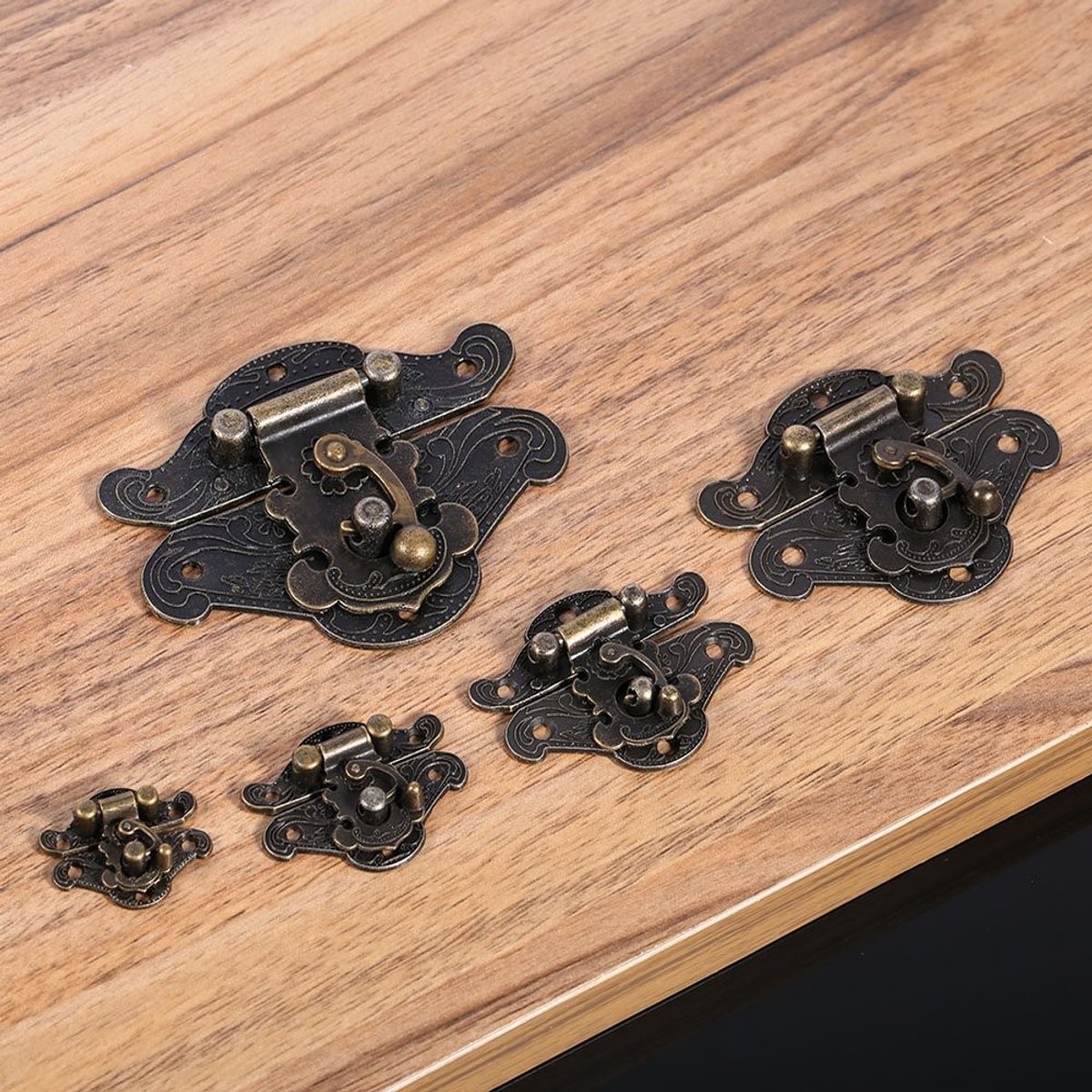 Dailygoods- Hasp Antiek Design - Kast Box Lock - Zinklegering - Brons - Eenvoudig te Installeren - Geschikt voor Houten Kisten - Kastslot