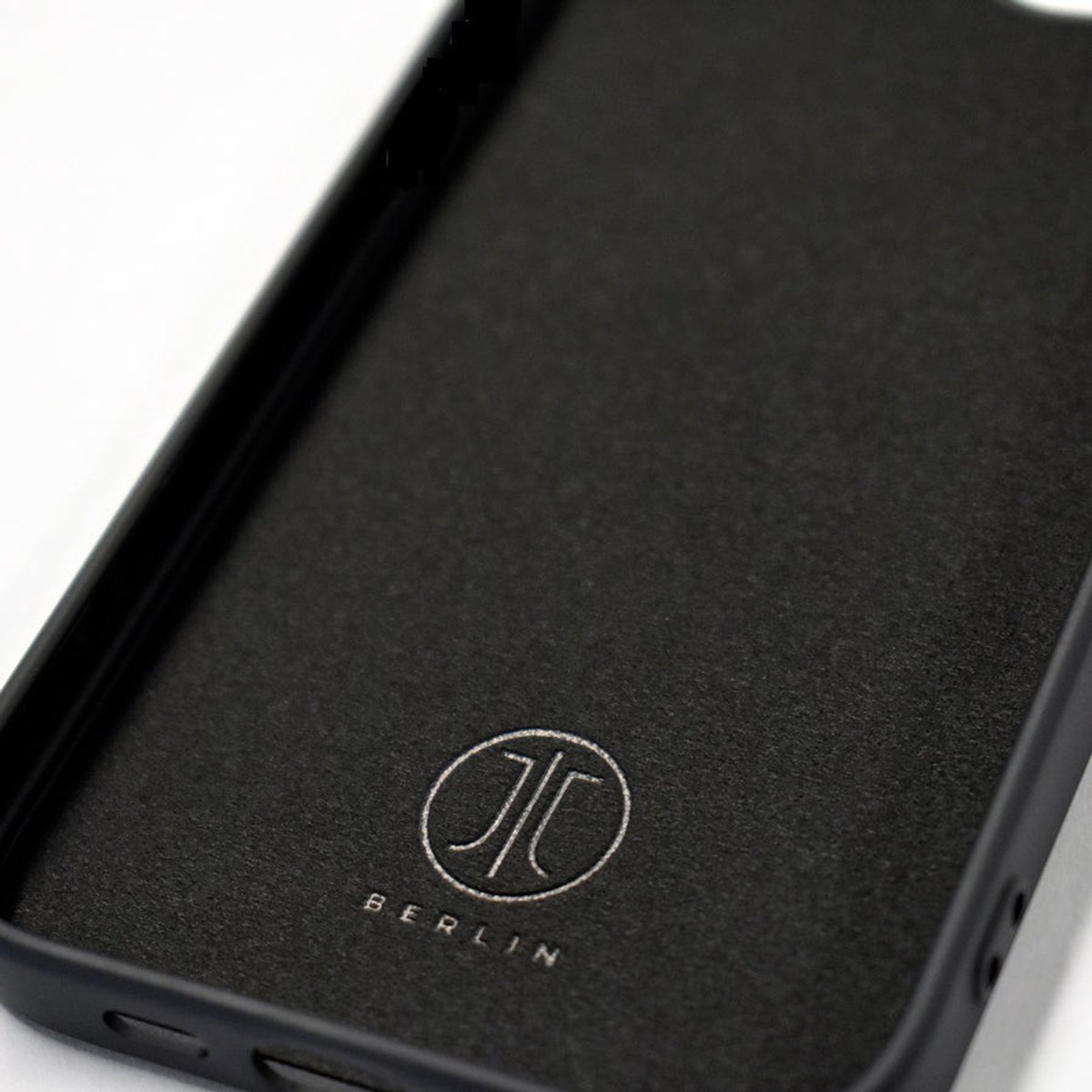 JT Berlin Pankow Soft Backcover Apple iPhone 16e Zwart Inductieve lading