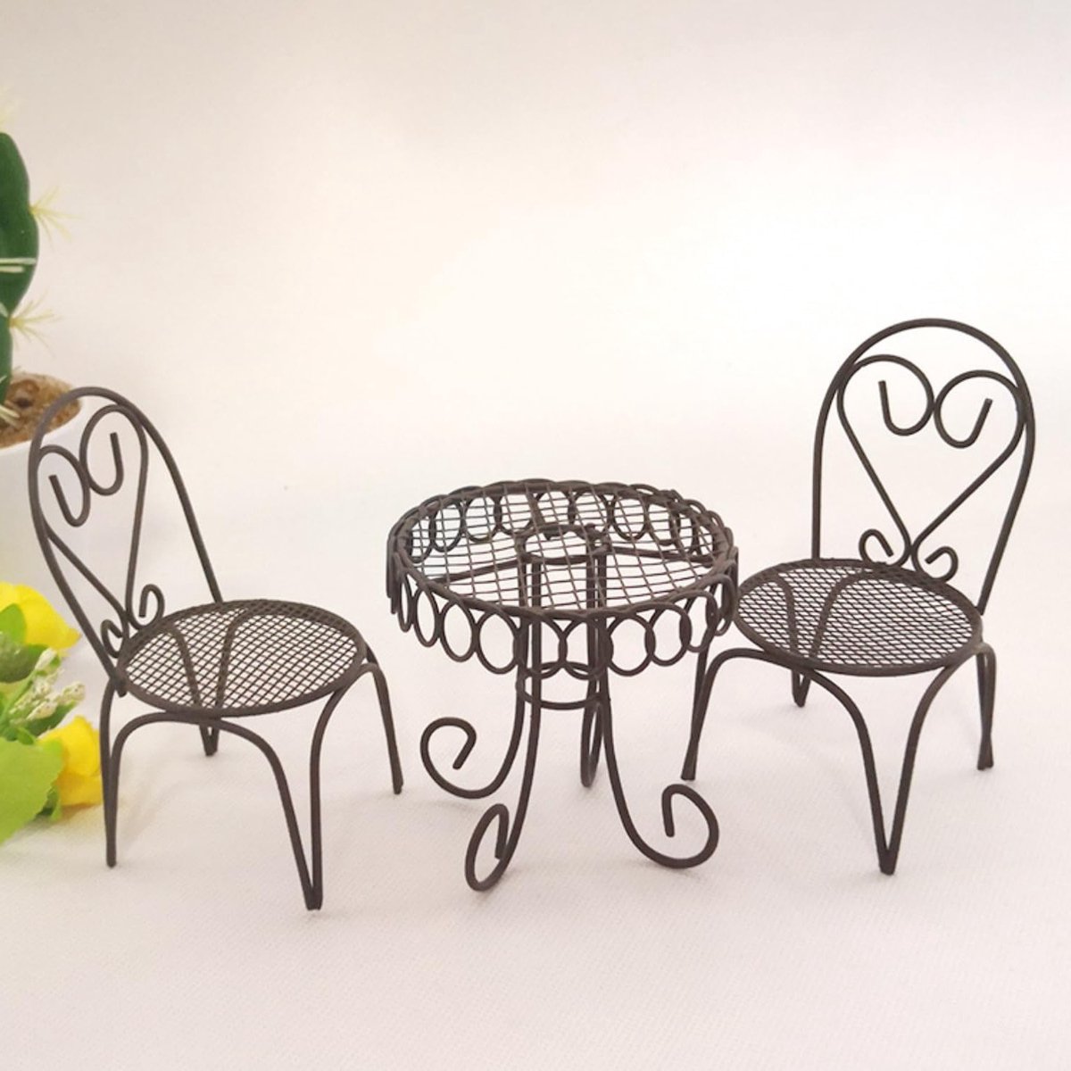 Miniatuur Tafel en Stoelen Set van 3, Metalen Ronde Tafel en Stoelen voor Tuin en Interieur, Vintage Decoratie voor Woonkamer en Kantoor