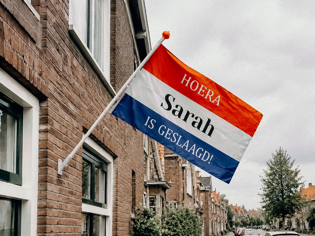 Vlag - afgestudeerd - decoratie - geslaagd - hoera - feest - examen - gepersonaliseerd - 150 x 90 cm - Nederland - cadeau