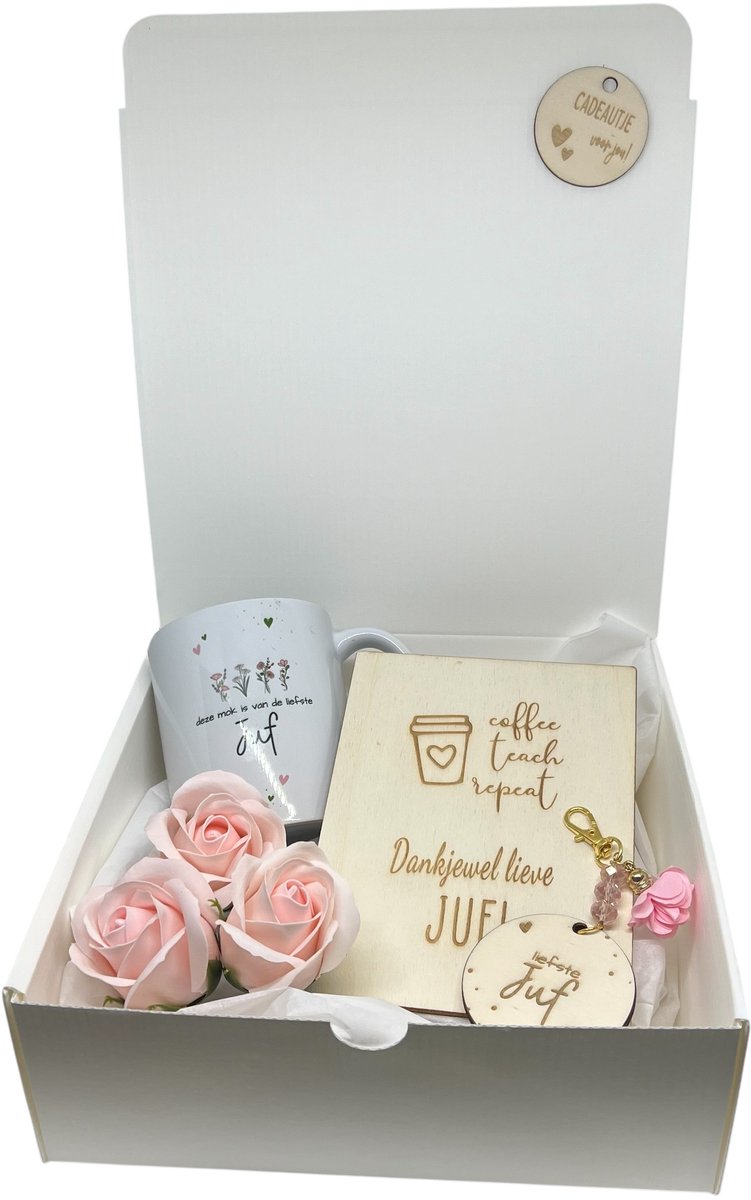 Geschenkbox Juf | Roze | MOK | bloemen | zeepbloemen | liefste juf | einde schooljaar | kleine attentie | de liefste ben jij | topper | cadeau | liefste Juf | juffencadeau