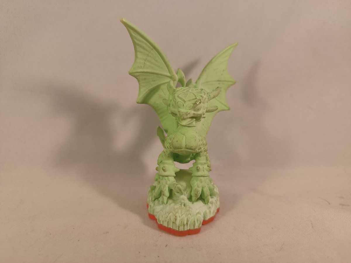 Skylanders Giants Glow In The Dark Cynder
