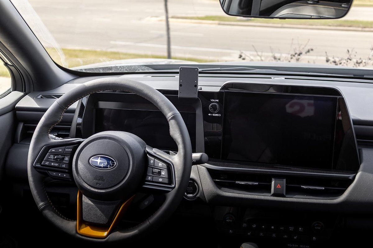 Brodit Proclip Subaru Outback 26- Center mount