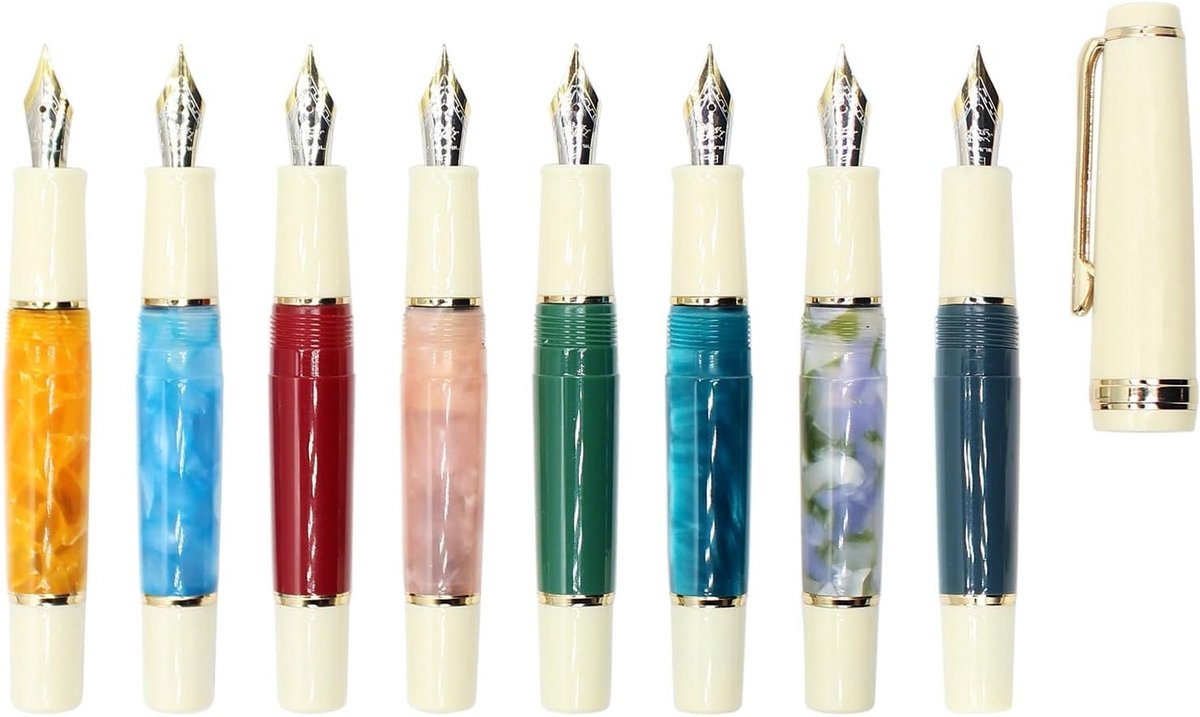 Mini Fountain Pen met Gouden Accenten, Acryl Pocket Pen in Oranje, Verborgen Extra Fijne Nib (0.38mm) voor Precisie Schrijven