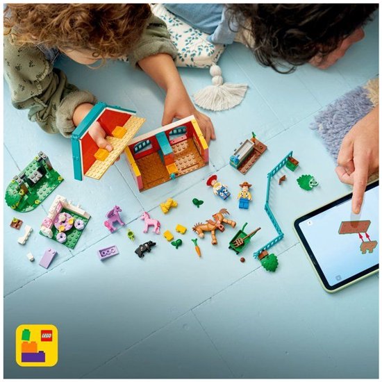LEGO® Disney et Pixar Toy Story 5 Le ranch de Blaze 43304