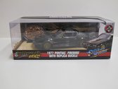Jada Toys 1/24 Pontiac Firebird Trans Am "Smokey & The Bandit" + replica Buckle
