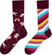 1 paar verschillende sokken - Eenhoorns en regenboog - maat 36-40 dames