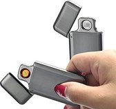 USB Elektrische Aansteker - Vlamloze Aansteker - Geen Olie of Gas - Milieuvriendelijk - Bestand tegen de wind - Makkelijk Oplaadbaar aan je Laptop of PC - Gaat Lang Mee - Ideaal Cadeau voor Rokende Vrienden