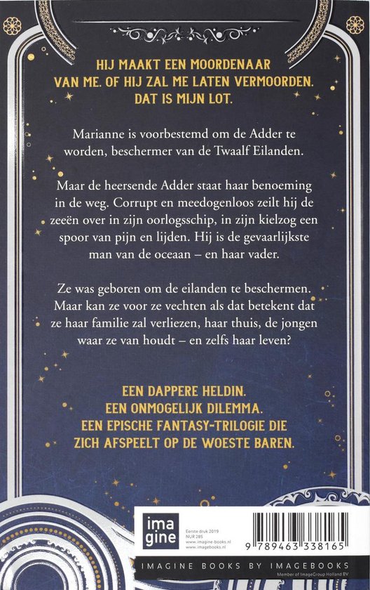 Boekomslag van 'Adder', met een tekst in het Nederlands over een heldin en een monster. De achtergrond heeft een donkerblauwe kleur met witte en oranje decoraties.