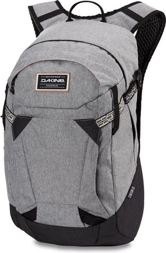 dakine 24l canyon backpack