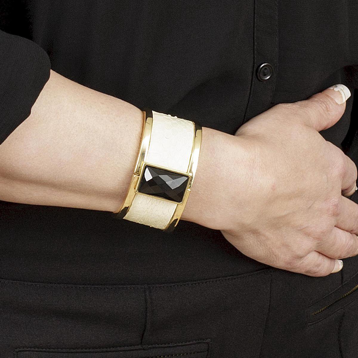 NEW SALE van 74,00 EUR afgeprijsd, BELUCIA dames bangle - armband KK-01 kalfsleer mat ivoorkleur, goudkleurig, maat 16,8 cm