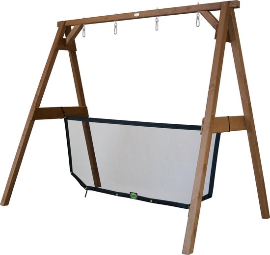 Bruin houten schommelframe met wit net aan de onderkant, geïsoleerd op witte achtergrond.