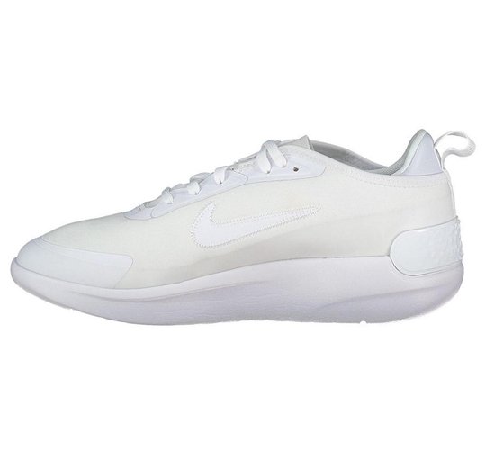 nike amixa sneakers