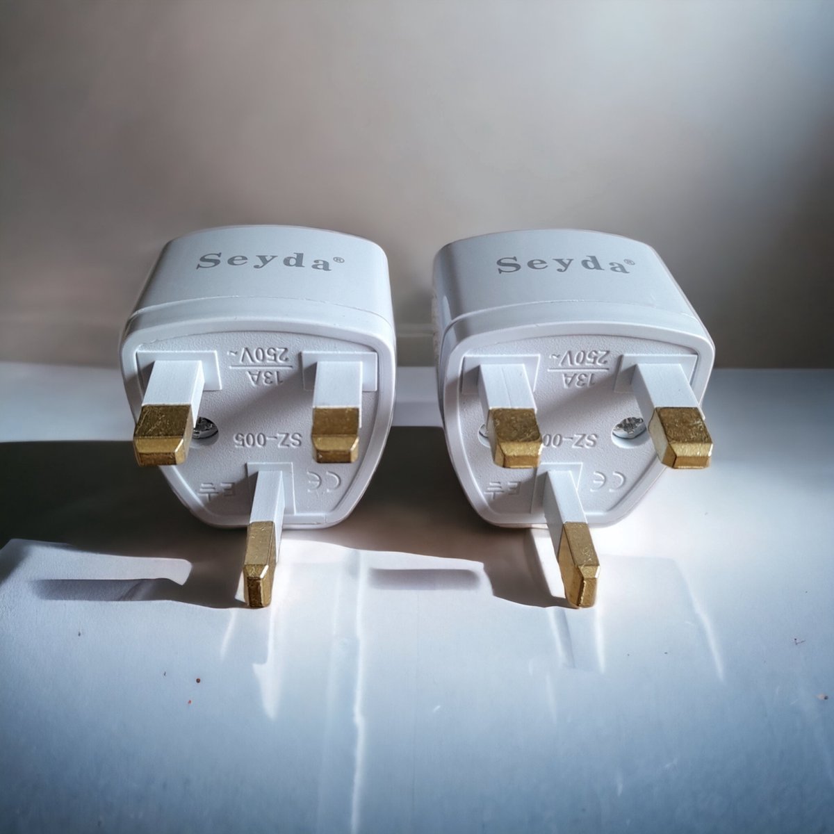 Bol.com Seyda® Reisstekker Wereldstekker - Type G - Groot-Brittannië - Ierland - Malta - Maleisië - Singapore - Travel Adapter -... aanbieding