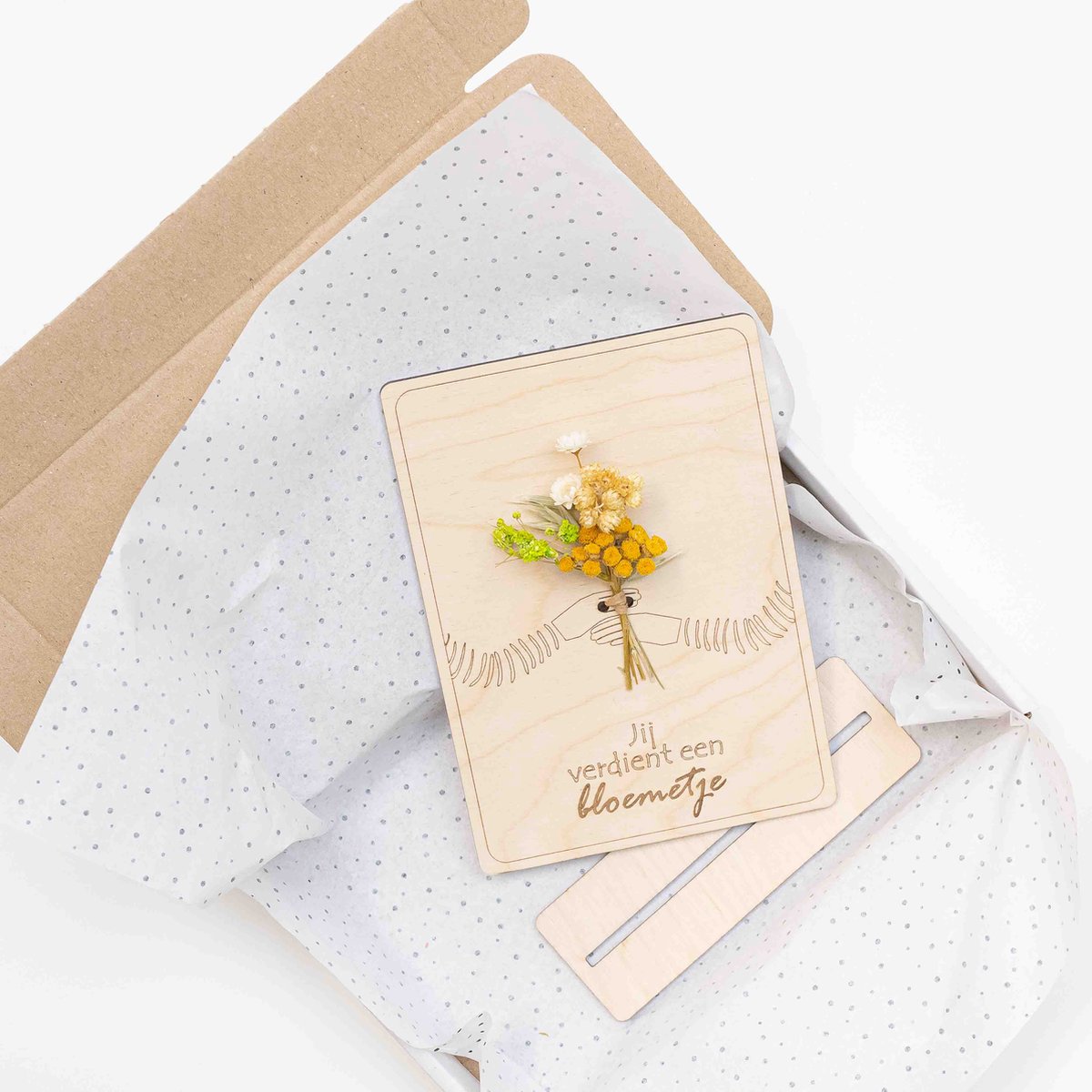 Coffret cadeau mini Beaucoup d'amour - par Nordhus - mini bouquet sur  carte en bois | bol