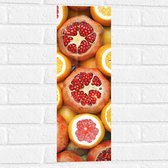 Muursticker - Achtergrond van Bloedsinasappels, Sinaasppels en granaatappel - 20x60 cm Foto op Muursticker