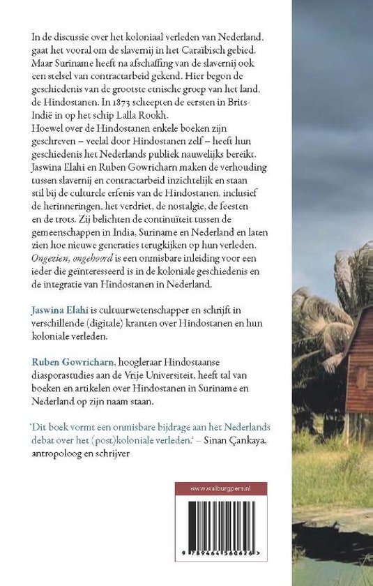 Achterkant boek met tekst over Hindostanen in de Nederlandse koloniale geschiedenis. Toont auteursinformatie en website.