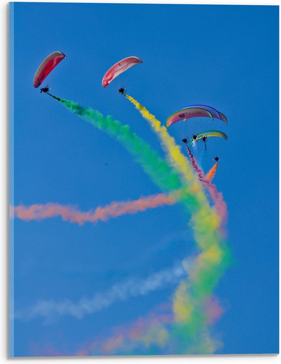 Acrylglas - Vliegshow van Paragliders met Kleurrijke Rook - 30x40 cm Foto op Acrylglas (Wanddecoratie op Acrylaat)