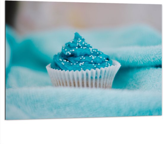 Dibond - Cupcake met Blauwe Botercrème - 100x75 cm Foto op Aluminium (Wanddecoratie van metaal)