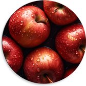 Dibond Muurcirkel - Verse Rode Appels onder de Waterdruppels - 50x50 cm Foto op Aluminium Muurcirkel (met ophangsysteem)