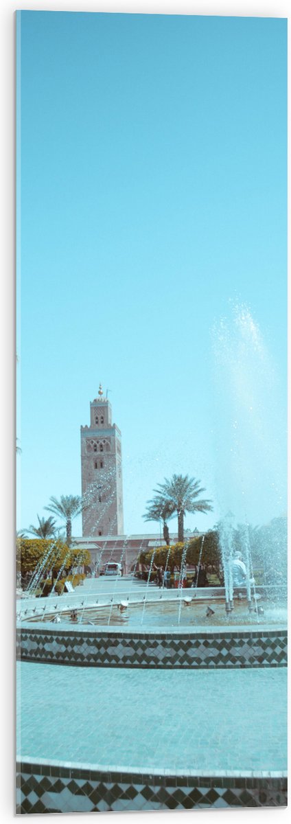 Acrylglas - Gebouw - Fontein - Water - Bomen - Palmbomen - Mensen - 30x90 cm Foto op Acryl