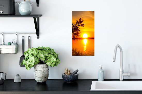 Muurstickers - Sticker Folie - Zonsondergang - Water - Planten - Oranje - 20x40 cm - Plakfolie - Muurstickers Kinderkamer - Zelfklevend Behang - Zelfklevend behangpapier - Stickerfolie