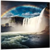 PVC Schuimplaat- Grote Heldere Regenboog boven Meer bij Watervallen - 100x100 cm Foto op PVC Schuimplaat