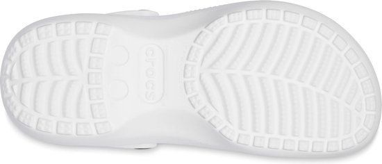 Onderkant van een witte Crocs clog met profiel.