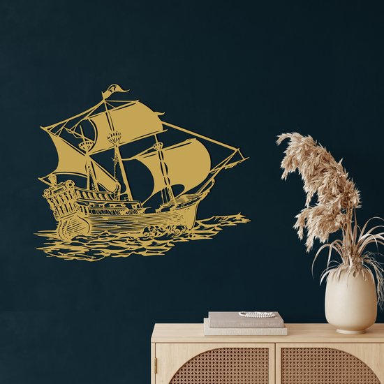 Wanddecoratie | Piratenschip / Pirate Ship | Metal - Wall Art | Muurdecoratie | Woonkamer | Buiten Decor |Gouden| 60x48cm