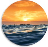PVC Schuimplaat Muurcirkel - Golvende Golven bij Zonsondergang - 40x40 cm Foto op Muurcirkel (met ophangsysteem)