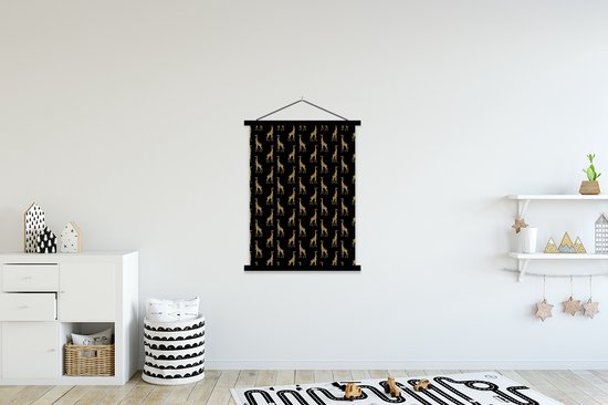 Posterhanger incl. Poster 120x160 cm - Schoolplaat - Patronen - Dieren - Goud - Giraf - Textielposter - Zwarte latten