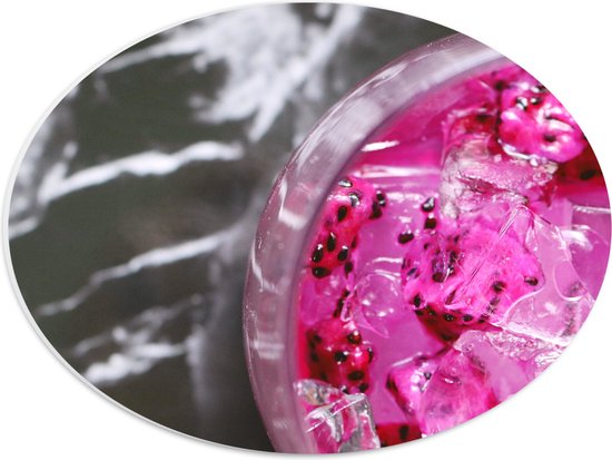 PVC Schuimplaat Ovaal - Roze Drankje met IJs - 40x30 cm Foto op Ovaal (Met Ophangsysteem)