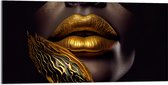 Acrylglas - Mond van Persoon met Gouden Details tegen Zwarte Achtergrond - 100x50 cm Foto op Acrylglas (Met Ophangsysteem)