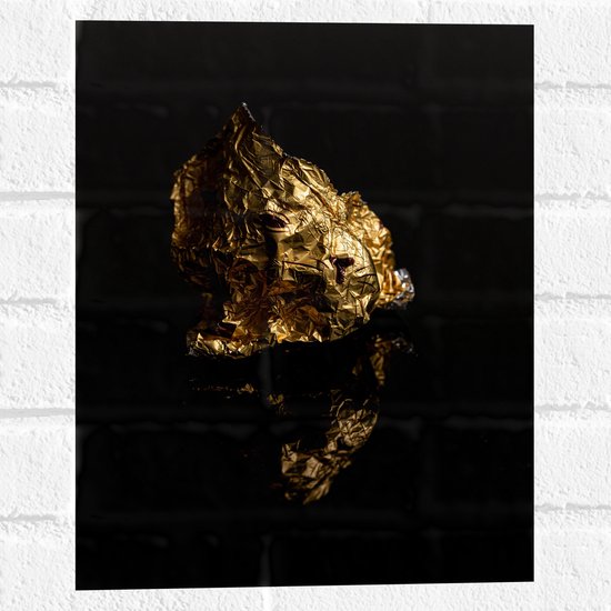 Muursticker - Gouden Vlak op Zwarte Achtergrond - 30x40 cm Foto op Muursticker