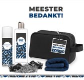 Geschenkset "Meester bedankt" - Cadeau voor Hem - 4 producten - 500 gram | Giftset - Cadeautje Man - Set Meesterdag Geschenk - Toilettas - Gastendoekje Navy, Douchegel & Deodorant - Leraar - Docent - Leerkracht - Blauw