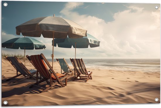 Tuinposter – Strandstoelen en Parasols op het Strand op Bewolkte Dag - 90x60 cm Foto op Tuinposter (wanddecoratie voor buiten en binnen)