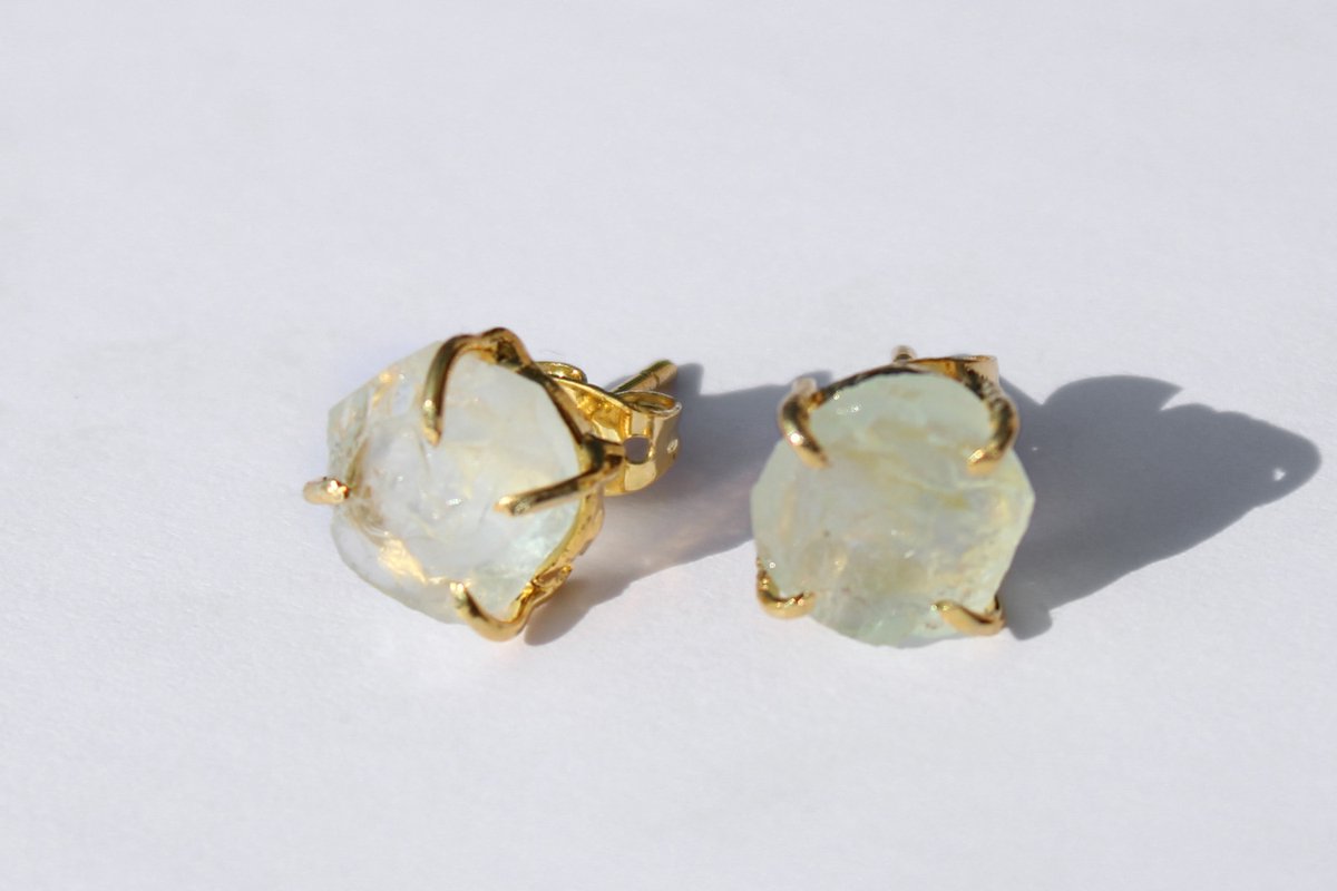 Bixorp Gems Aquamarijn Chakra Oorbellen - Ruwe Edelsteen Knopjes - 18 karaat verguld Goud & Roestvrij Staal - Keel Chakra