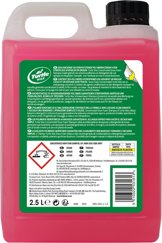 Achterkant van de fles Turtle Wax Snow Foam Shampoo met productinformatie in meerdere talen.