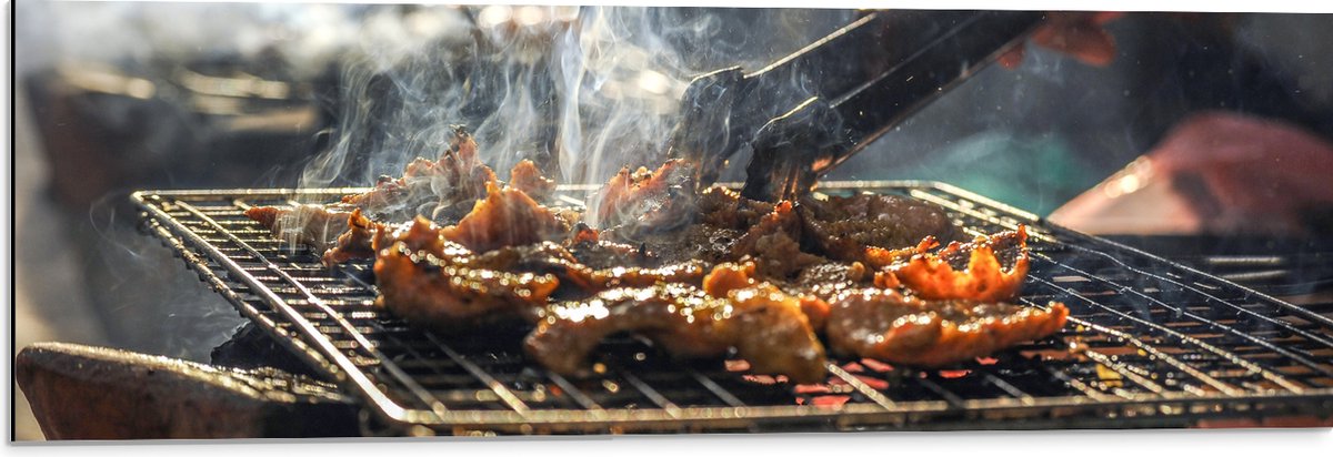 Dibond - Barbecue - Kool - Rook - Tang - Vlees - Bakken - Eten - Buiten - 90x30 cm Foto op