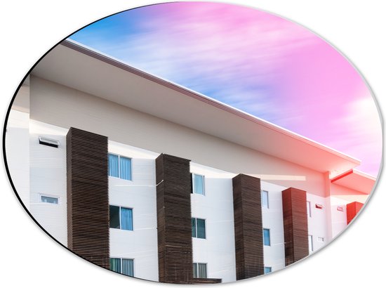 Dibond Ovaal - Meerkleurige Lucht boven Appartement - 40x30 cm Foto op Ovaal (Met Ophangsysteem)